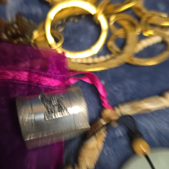 Elegant Gold and Silver Women's Jewelry Set - Picture 6 of 12